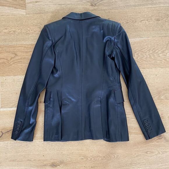 Zendaya - Tommy Hilfiger Tailored Leather Coat Blazer in Black - Picture 8 of 8